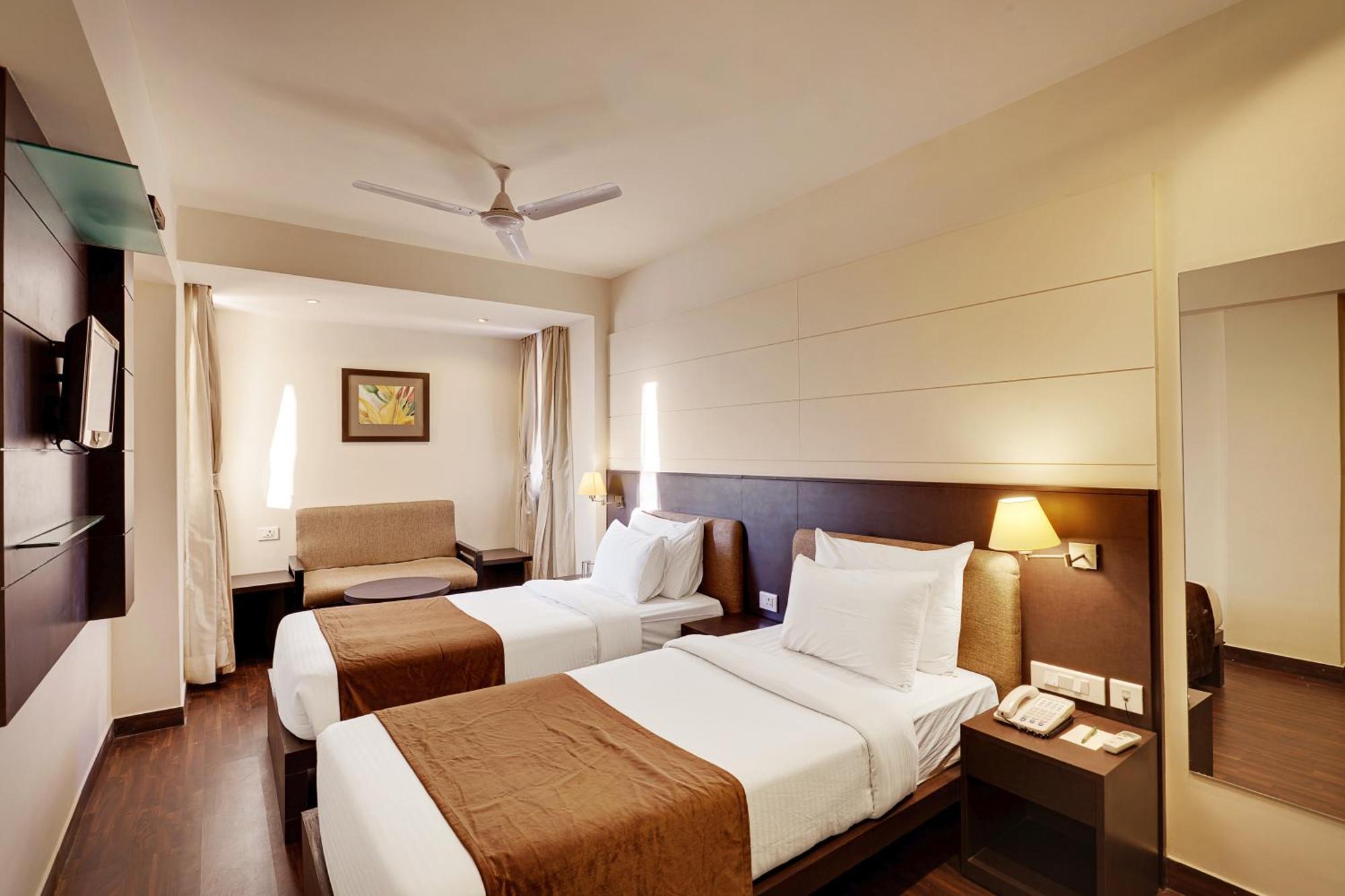 Whispering Palms Hotel Divisione di Jaipur Esterno foto