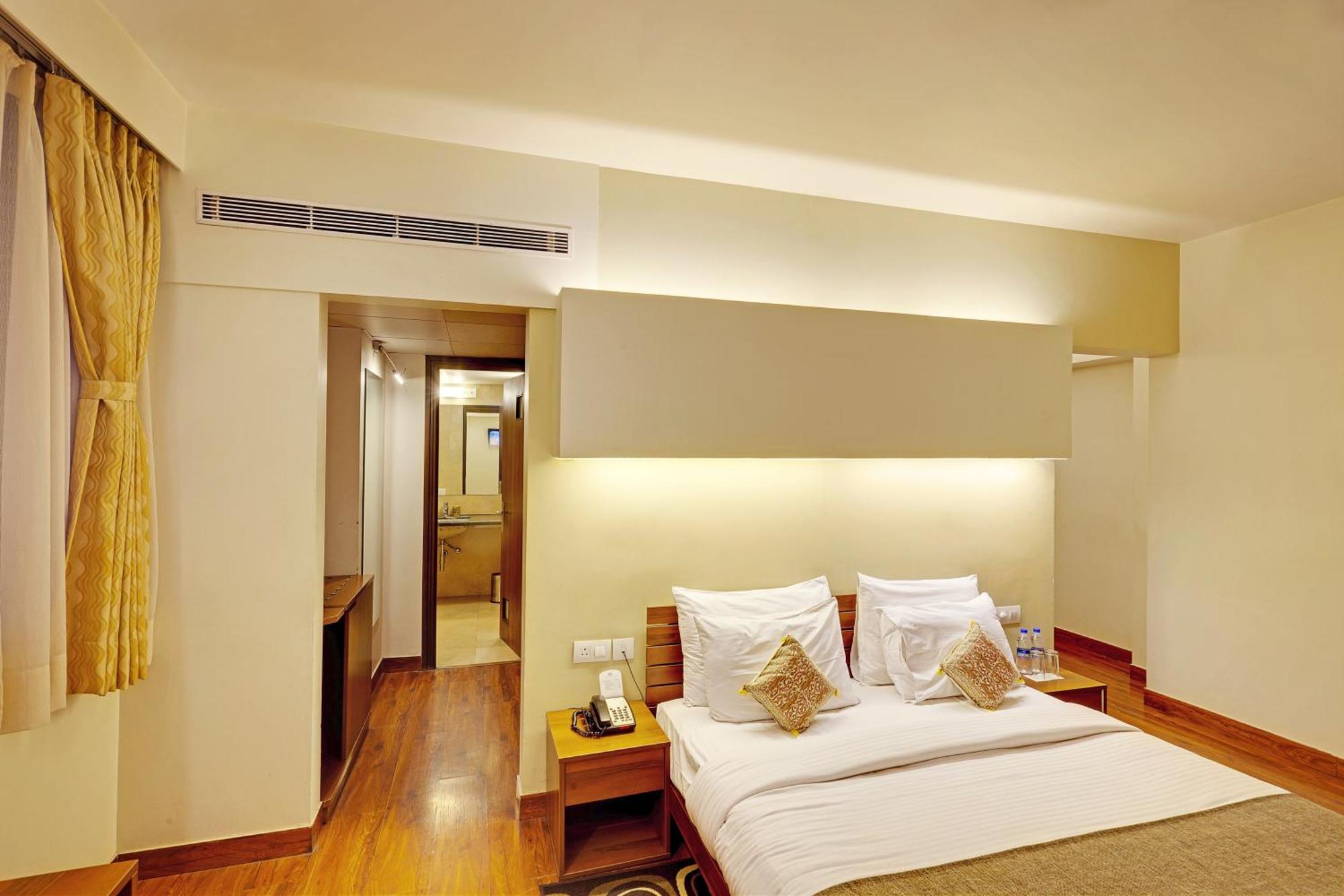 Whispering Palms Hotel Divisione di Jaipur Esterno foto