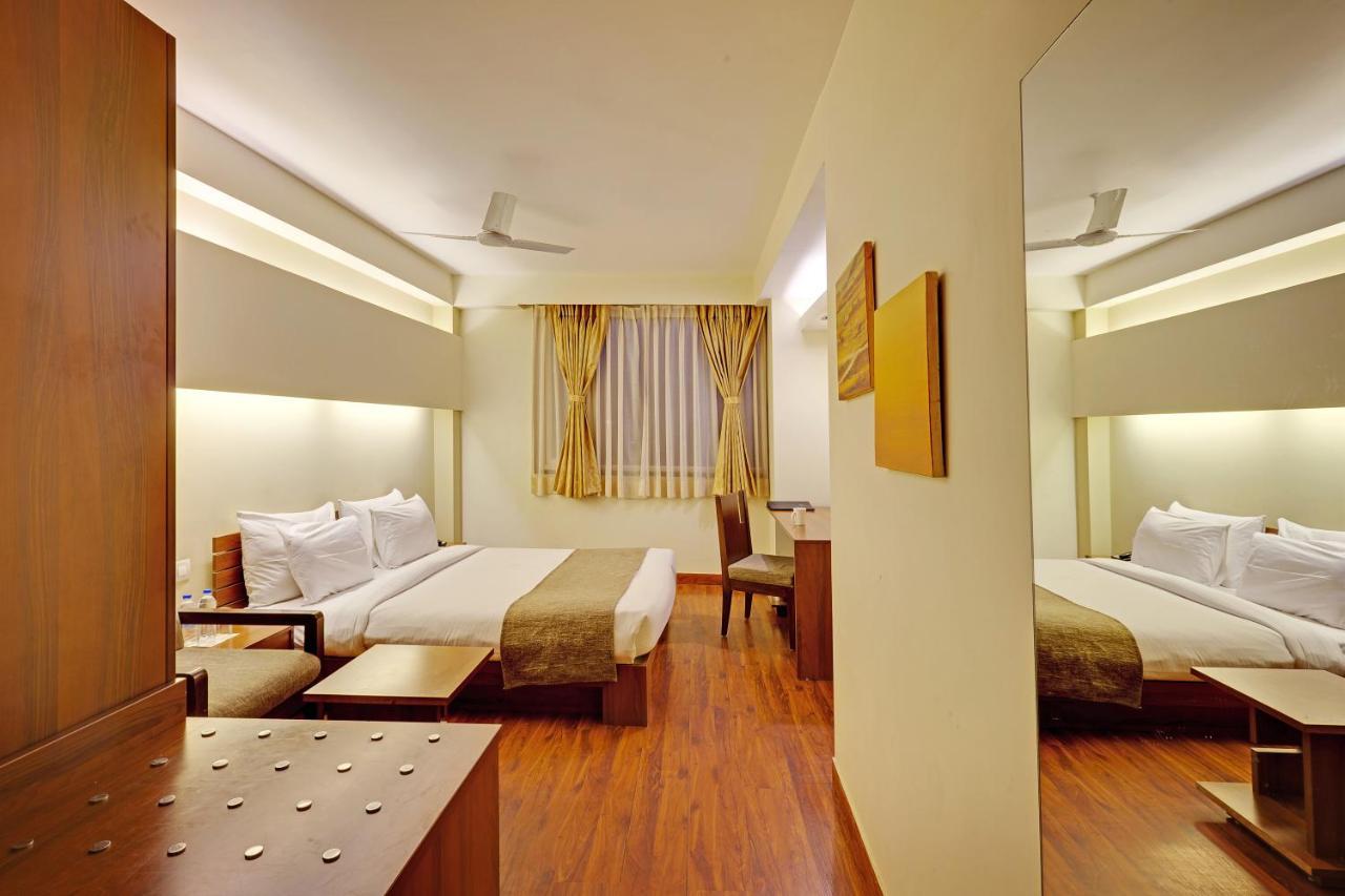 Whispering Palms Hotel Divisione di Jaipur Esterno foto