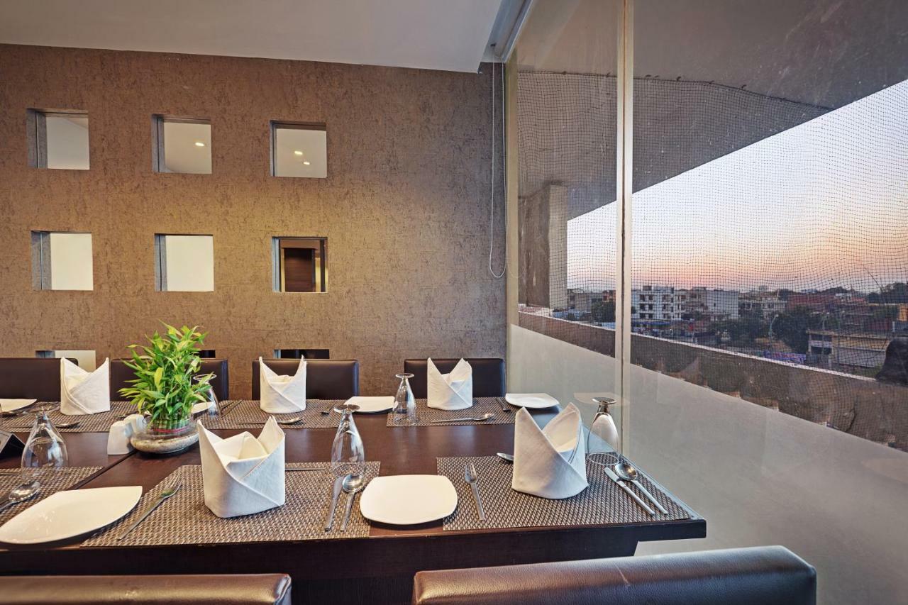 Whispering Palms Hotel Divisione di Jaipur Esterno foto